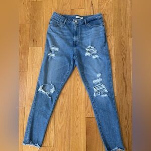 Levi’s Distressed Skinny Jeans